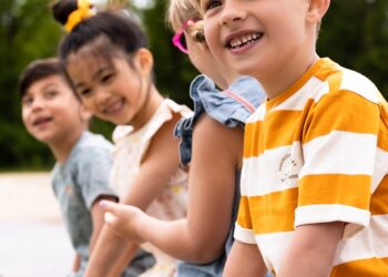 Stap de zomer in met Noppies: Een vleugje kleur en comfort in kinderkleding