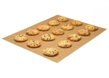 Perfect Your Bakes: Discovering the Best Baking Trays at The Cake Decorating Co.