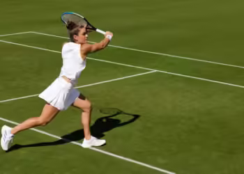 Spiel, Satz, Stil: Tennisbekleidung für Damen bei CenterCourt.de