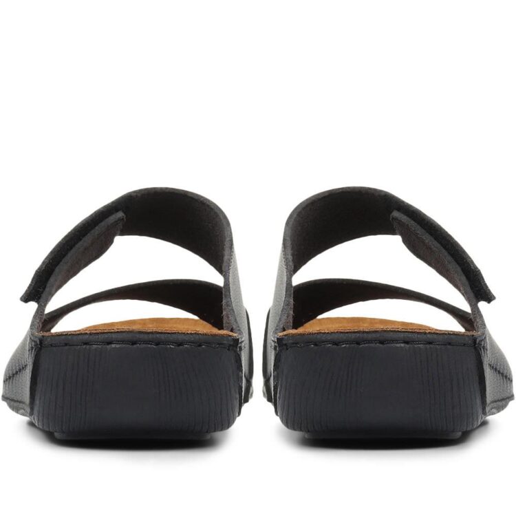 PAVERS : Exploring the World of Women’s Sandals