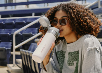 Elevate Your Beverage Experience with Stanley Vacuum Bottles: The Pinnacle of Innovation and Design