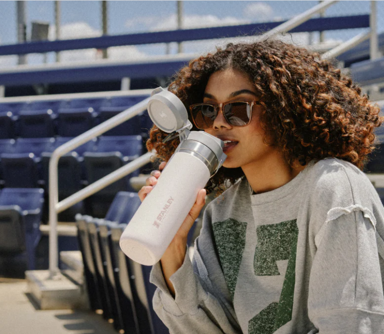 Elevate Your Beverage Experience with Stanley Vacuum Bottles: The Pinnacle of Innovation and Design