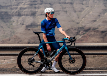 Elevate Your Ride: Explore Le Col’s High-Performance Cycling Jerseys