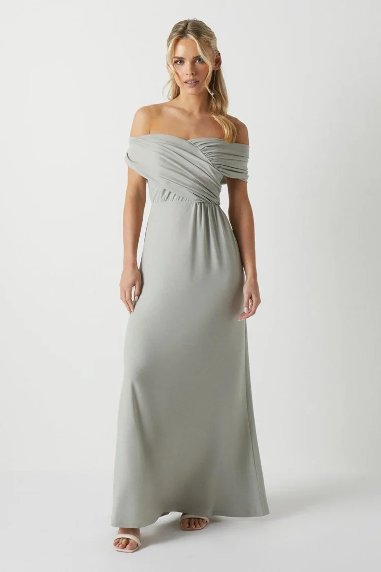 Unbeatable Deals on Designer Women’s Dresses: Up to 70% Off at Secret Sales!