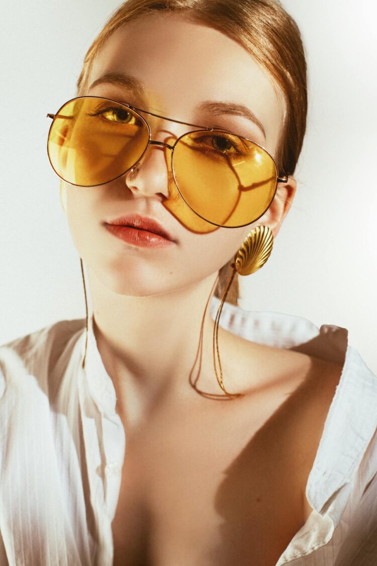 Elevate Your Look: Zonnebril Essentials bij Pearle Opticians