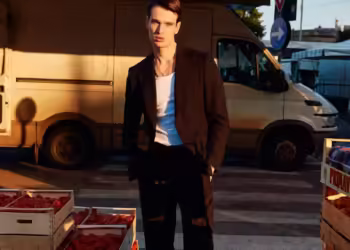 Verwandeln Sie Ihren Look mit der topaktuellen Herrenmode von Strellson