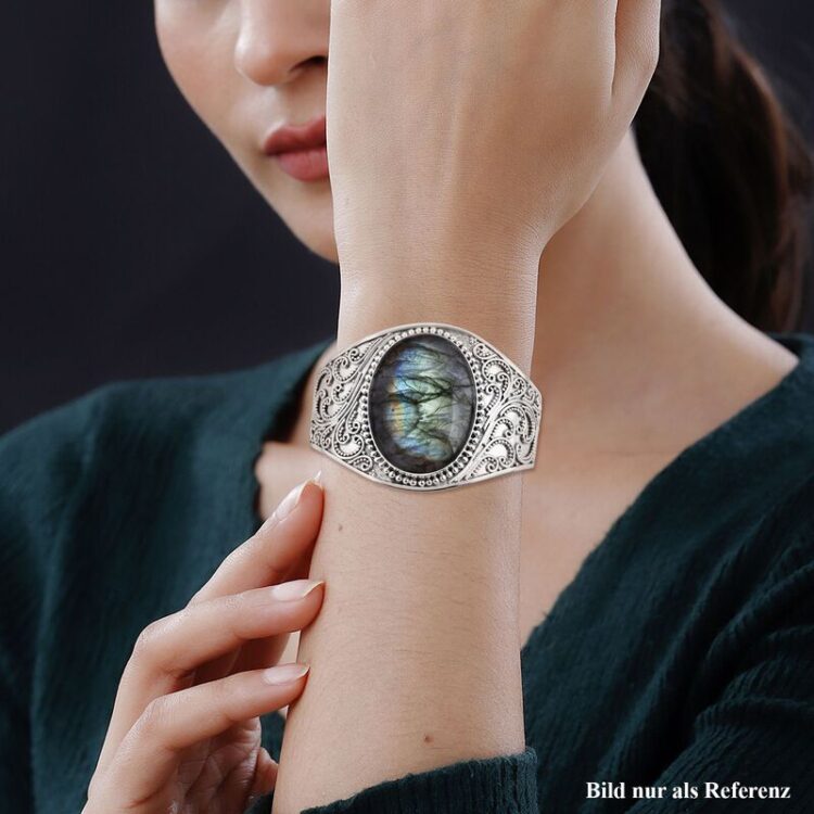 ShopLC Bangles: Entdecken Sie elegante und stilvolle Designs für jede Gelegenheit.