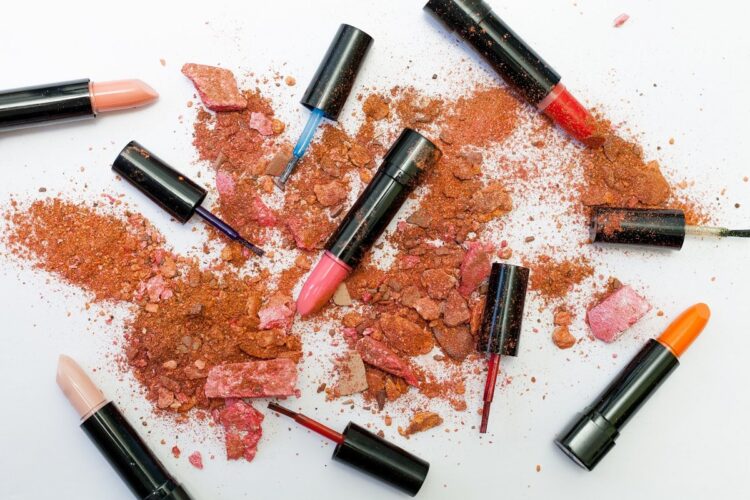 Unleash Your Inner Glow with LOOKFANTASTIC – Beauty Beyond Boundaries!
