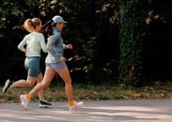 Correre con fiducia: Esplora la collezione di scarpe da corsa da donna di Cisalfa Sport