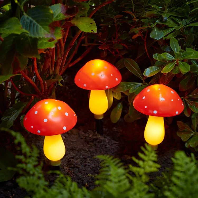 Beleuchten Sie Ihren Außenbereich: Atemberaubende Gartenbeleuchtungslösungen bei Lights4fun