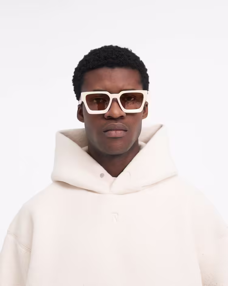 Unmatched Comfort and Design: Explore Represent’s Premium Hoodies