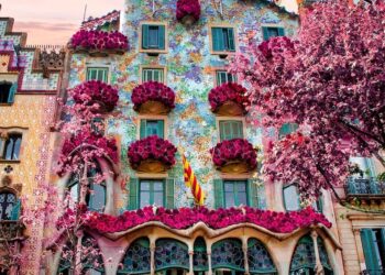 Descubra el encanto de la Casa Batlló: Una obra maestra de Antoni Gaudí