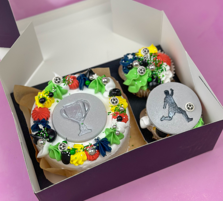Elevate Your Christmas Cakes with Elegant Decorations from The Cake Decorating Company