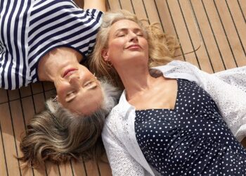 Entfalten Sie Ihren perfekten Look: die neue Kollektion von Atelier GOLDNER für Frauen 50+