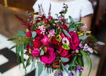 The Essence of Romance: Moyses Stevens’ Premium Roses Collection