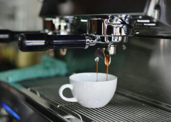 Ulepsz swój rytuał kawowy dzięki tym wyjątkowym ekspresom