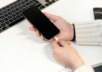 Discover OtterBox’s Top-Quality Mobile Charging Solutions