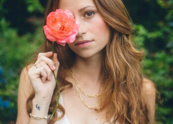 Enhancing Natural Beauty: The Advantages of Nutravita’s Collagen and Vitamin Supplements