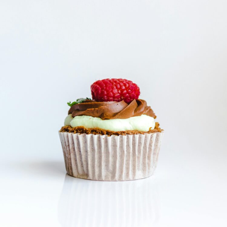 The Ultimate Cake Decorating Experience: Simply Making’s Cake Boards