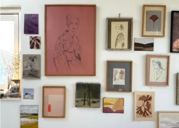 Ontdek de kunstzinnige wanddecoraties en voeg karakter toe aan uw huis bij DEENS.NL