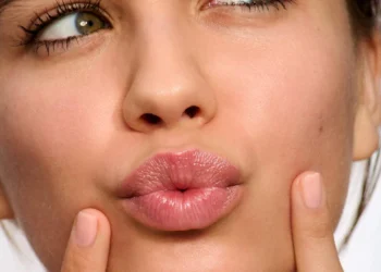The Ultimate Guide to Sephora’s Lip Oil: Hydration Meets Color