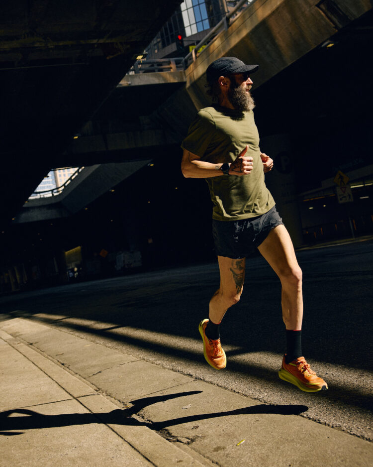Confort et style sans effort : Guide des chaussures à enfiler pour hommes chez Merrell