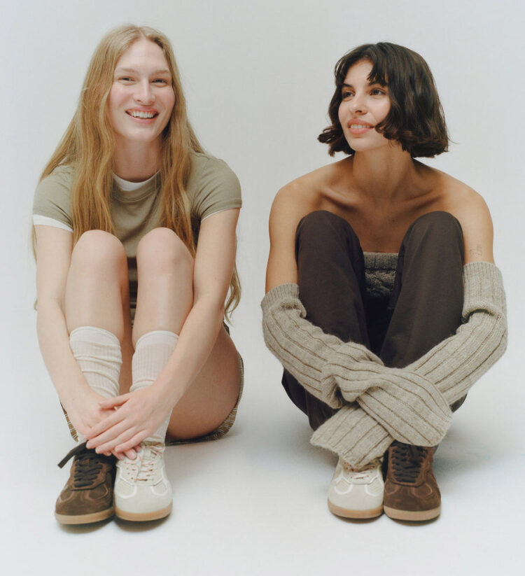 Step into Style: The Versatility and Elegance of Alohas-Sneakers