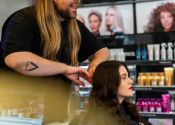 Achieve Luxuriously Soft Hair with The LTL Shop Hair Oil: A Must-Have for Every Routine