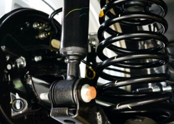 Voertuigprestaties revolutioneren: Schokdempers van MijnAutoOnderdelen.nl