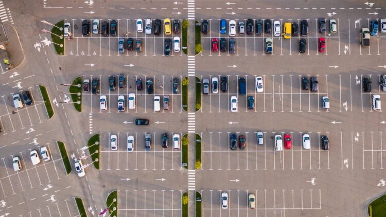 Parken-und-Fliegen: Parken und Hotels am Flughafen: Einfach und günstig
