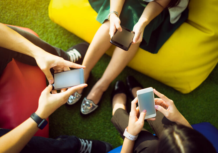 Discover the Best Deals on Smartphones and Contracts at Mobile Phones Direct