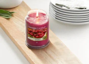 Transform Your Home with the Elegant Scents of Jar Candles from Candles Direct