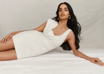 Step into elegance—explore Meshki’s collection and transform your wardrobe today!