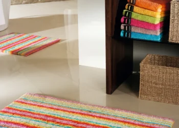 Verwandeln Sie Ihr Badezimmer mit den luxuriösen Badteppichen von Home Cawö: Stil trifft auf Komfort