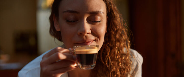 Revolutionierung des Kaffees: Wie CoffeeB die Art und Weise, wie man mit Nachhaltigkeit brüht, verändert