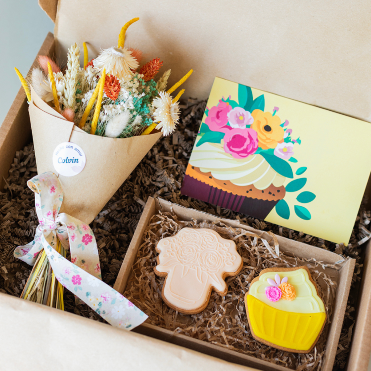 Celebre sus cumpleaños con los ramos de flores y los regalos florales recién arreglados de Colvin’s