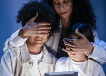 Smart Digital Parenting: Protecting Your Kids from Online Dangers