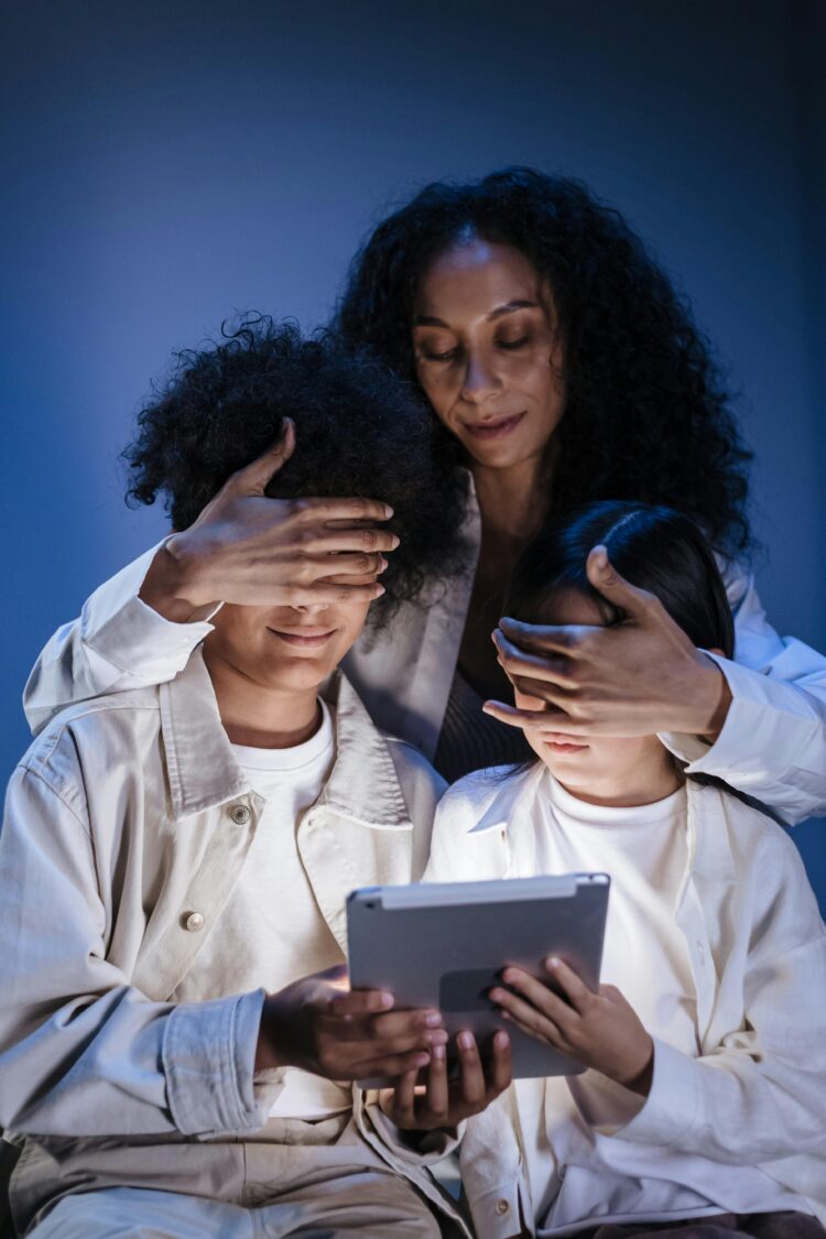 Smart Digital Parenting: Protecting Your Kids from Online Dangers