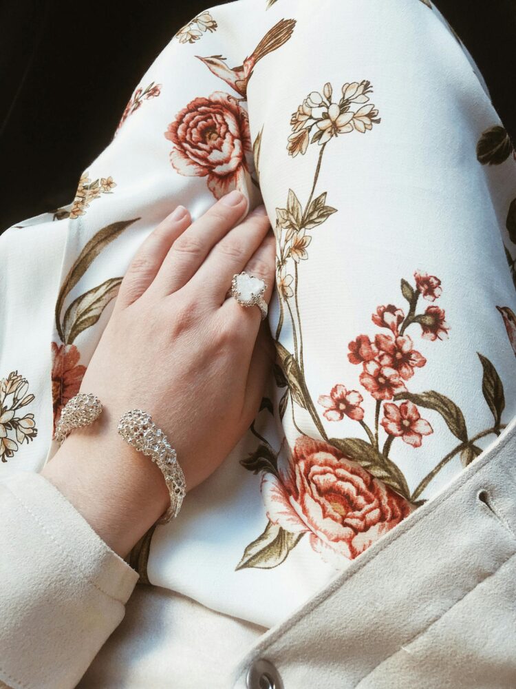 Sparkle and Save: Top Jewelry Picks for Black Friday 2024