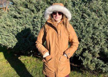 Women’s Jackets by ACAI: Uniting Style, Comfort, and Functionality