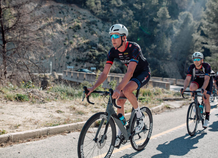 Road Bikes for Racing: Advanced Technology for Dedicated Cyclists