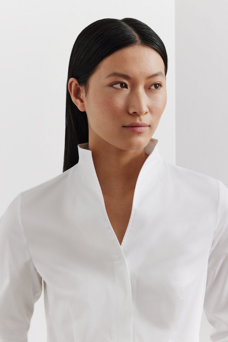 Die perfekte Bluse: Stil und Raffinesse für jede Feier
