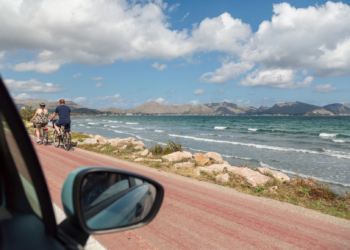 Viaggi Senza Sforzo Iniziano Qui: Noleggia con Locauto per Viaggi Fluidi