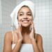 Mímese con la belleza natural: elementos esenciales del cuidado de la piel durante las fiestas