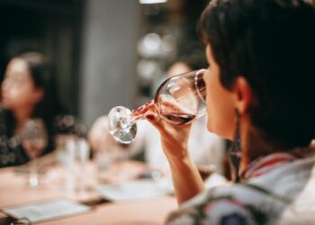 Grappa: Der zeitlose italienische Geist der Tradition und Handwerkskunst