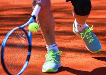 Entfesseln Sie Ihr Potenzial mit CenterCourt: Die ultimative Tennisschuh-Kollektion