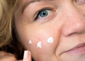 Entfesseln Sie strahlende Haut mit CBD: Die Must-Have-Produkte von Nordic Cosmetics