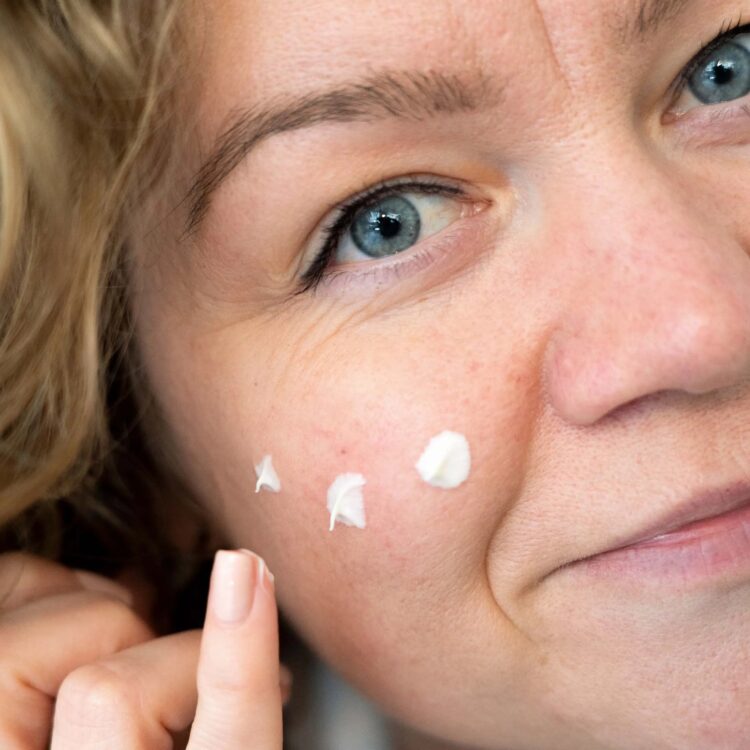Entfesseln Sie strahlende Haut mit CBD: Die Must-Have-Produkte von Nordic Cosmetics