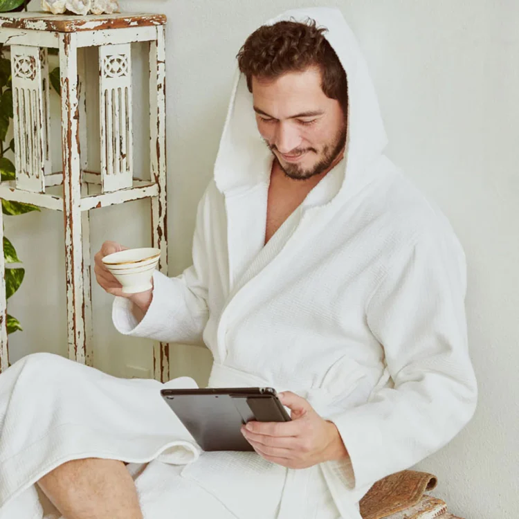 Den Perfekten Bademantel Finden: Komfort, Stil und Luxus in Jeder Naht