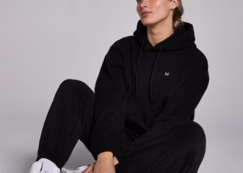 The New Standard in Everyday Wear: Stylish and Comfortable Clothing